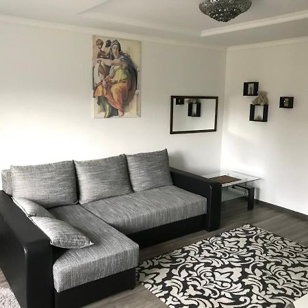 Fine Apartment เยลกาวา ภายนอก รูปภาพ