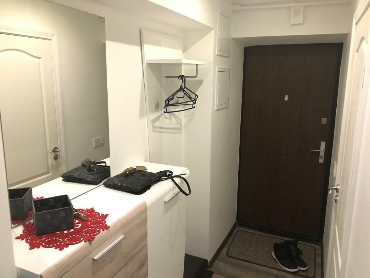 Fine Apartment เยลกาวา ภายนอก รูปภาพ